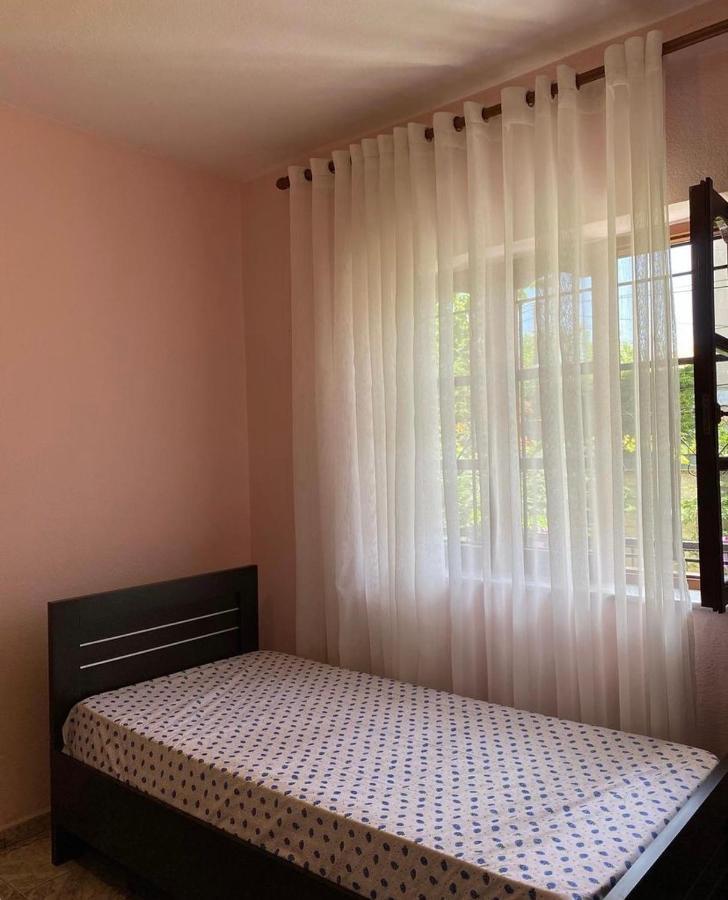 Roeli'S Guest House Pogradec Eksteriør bilde